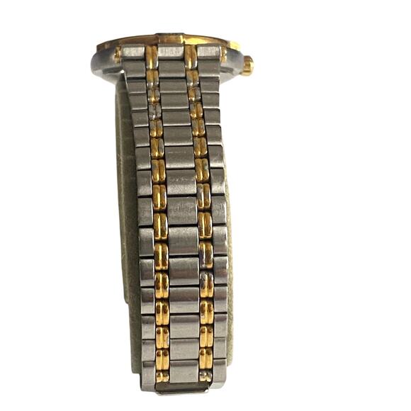 Authentic Gucci Women's Two-Tone Stainless Steel 25mm Watch - Picture 6 of 16